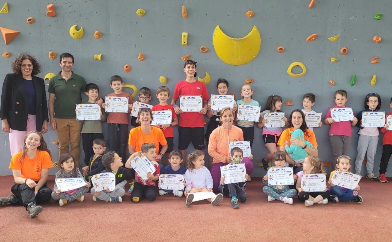 Susana Folla clausuró esta escuela de escalada en Sancedo.