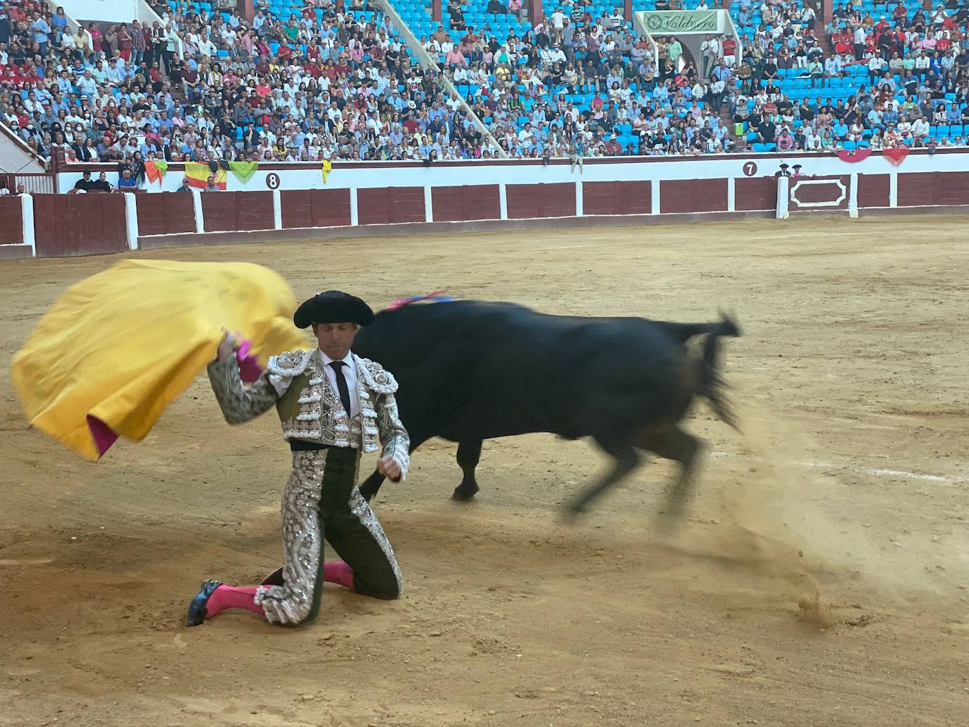 Imágenes de la segunda corrida de toros de las fiestas de León. 