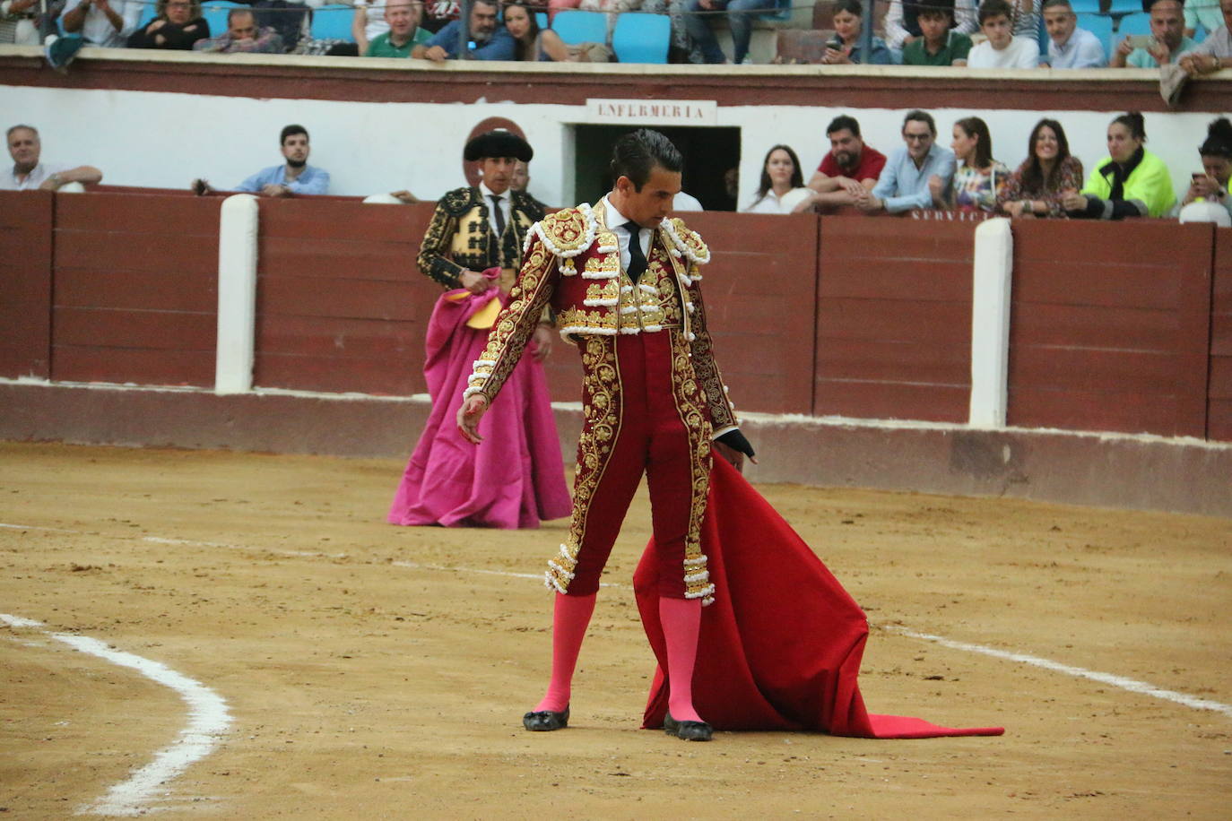 Manzanares durante un lance de la corrida