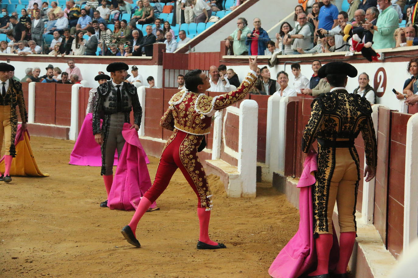 Manzanares durante un lance de la corrida