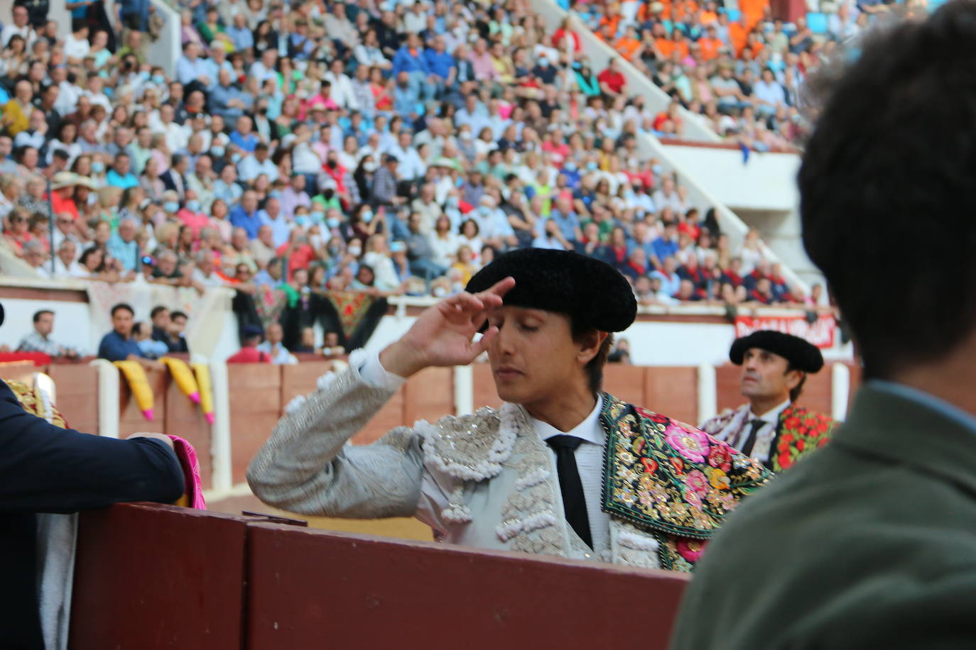 Manzanares durante un lance de la corrida