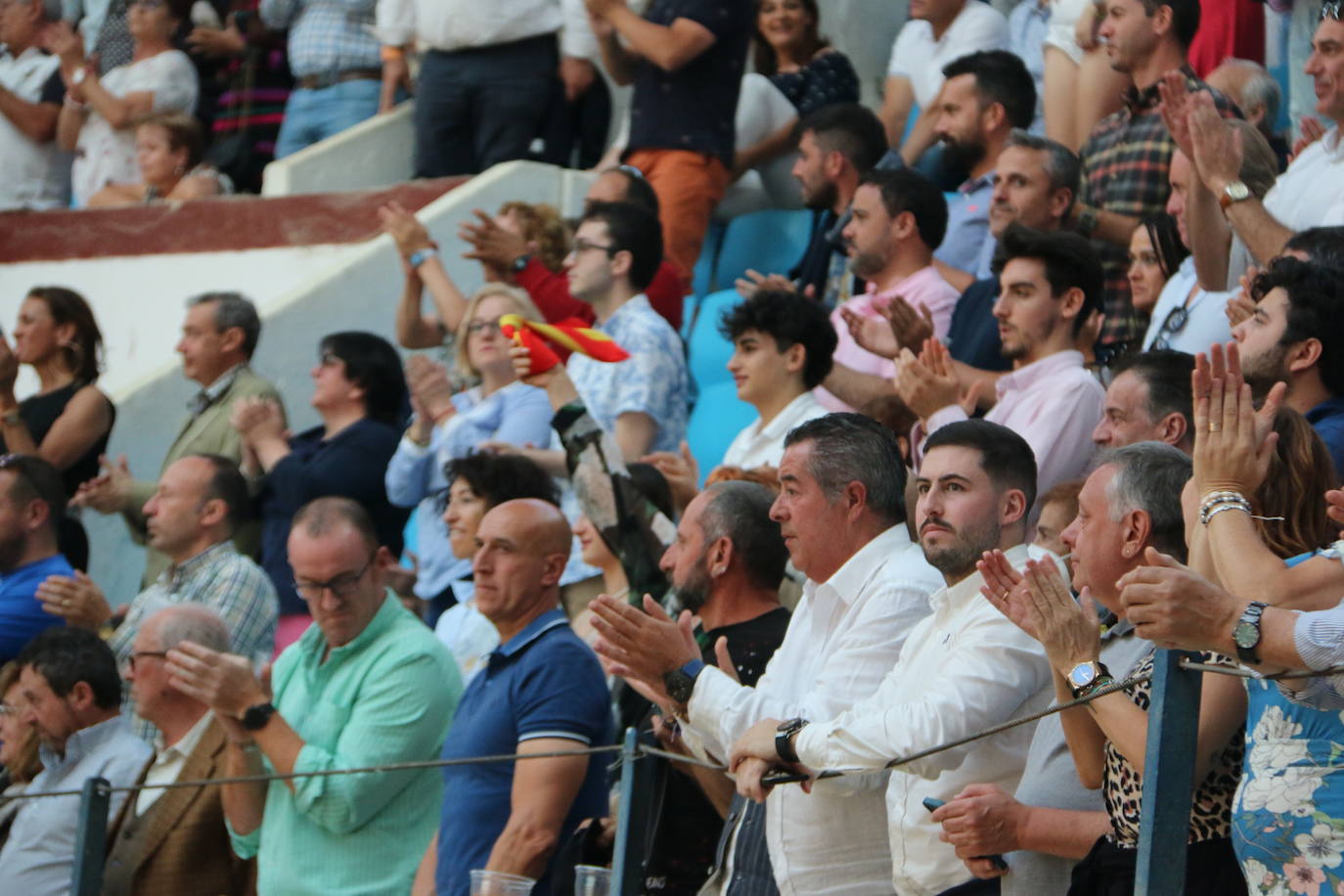 Manzanares durante un lance de la corrida