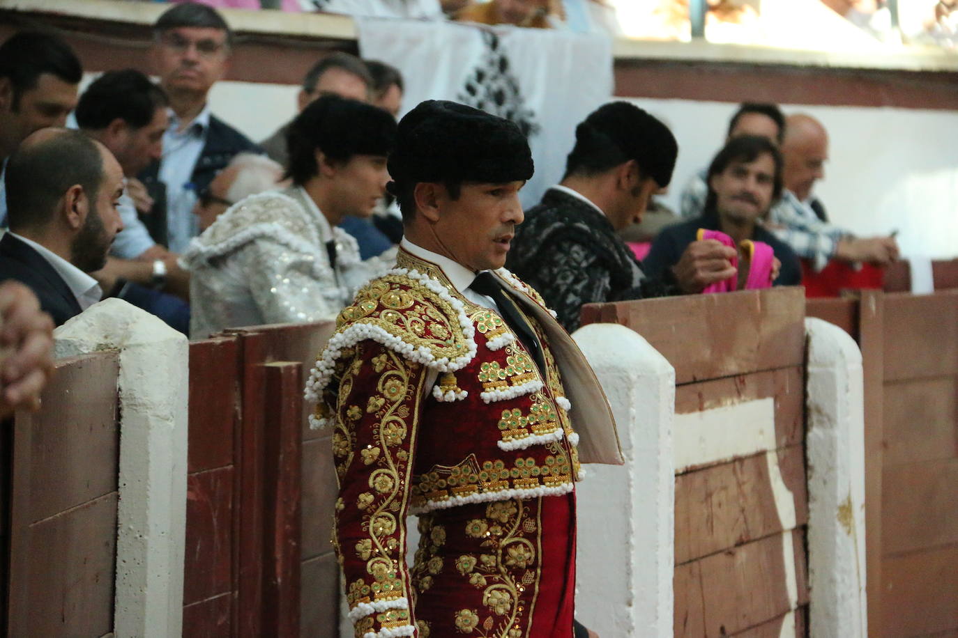 Manzanares durante un lance de la corrida