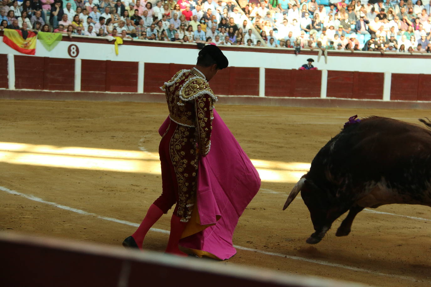 Manzanares durante un lance de la corrida