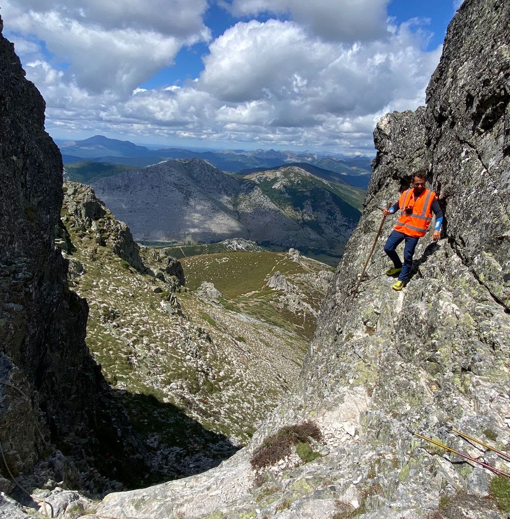 Víctor García y Ángela Tejeror se cuelgan la corona en la Reina Trail. Iván Hospital y Jaquline López se proclaman vencedores de la prueba corta, la 'Besande Trail'. 