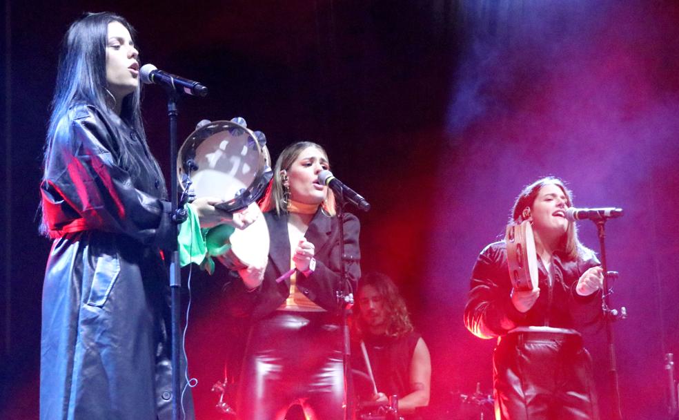 Tanxugueiras sobre el escenario en el concierto de este domingo en León. 