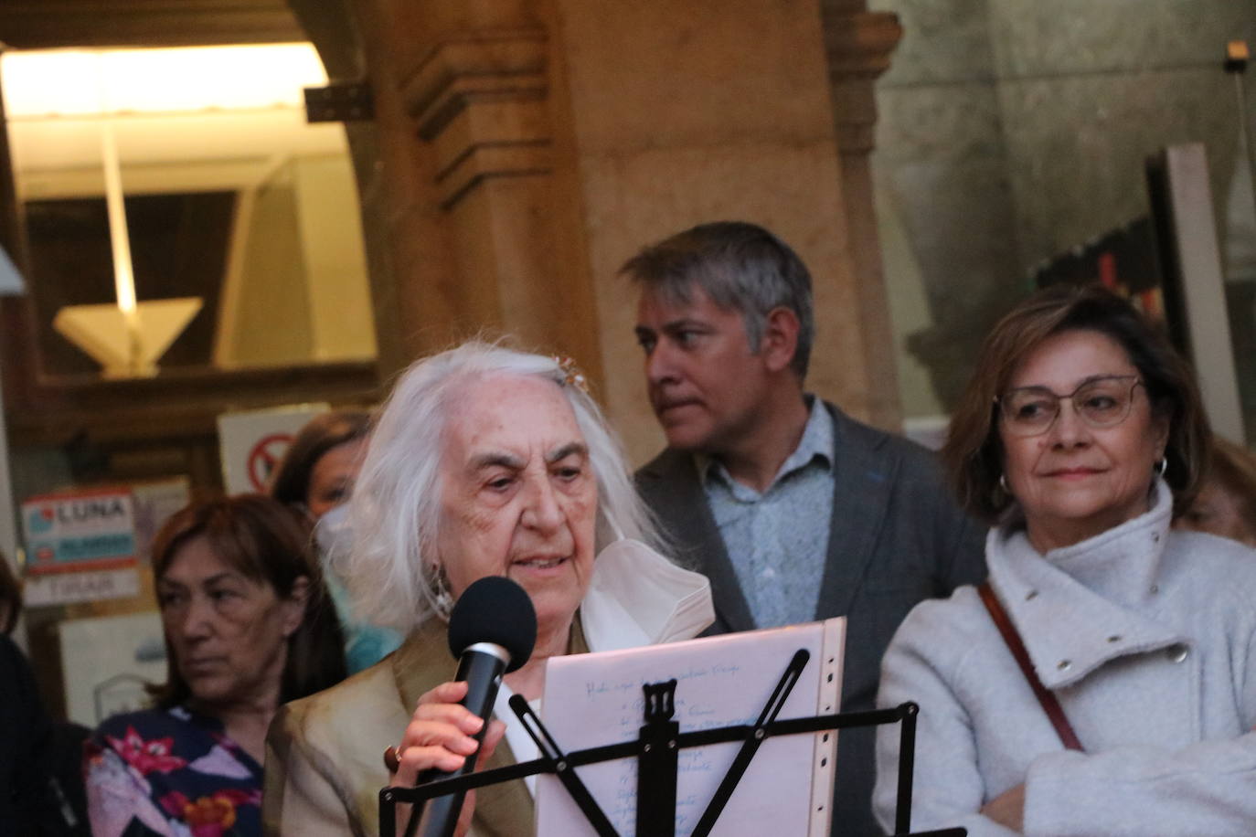 Recitación del recorrido literario Memorial Miguel Delgado. 