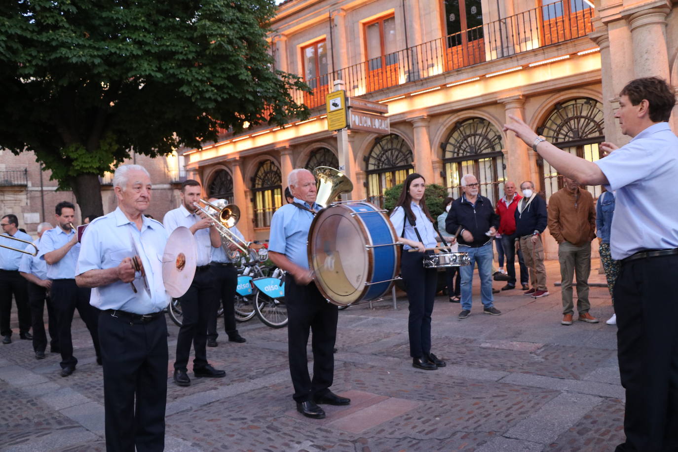 Recitación del recorrido literario Memorial Miguel Delgado. 