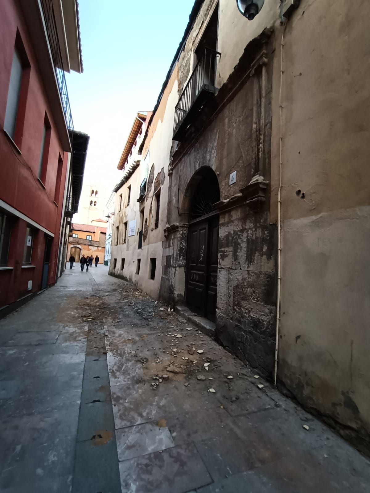 Fotos: Caída de cascotes a la vía pública