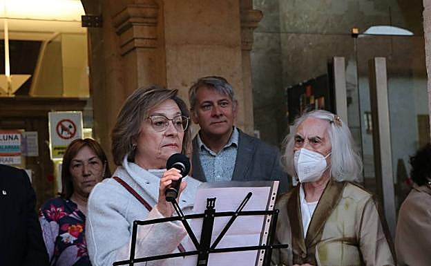 Recitación del recorrido literario Memorial Miguel Delgado. 