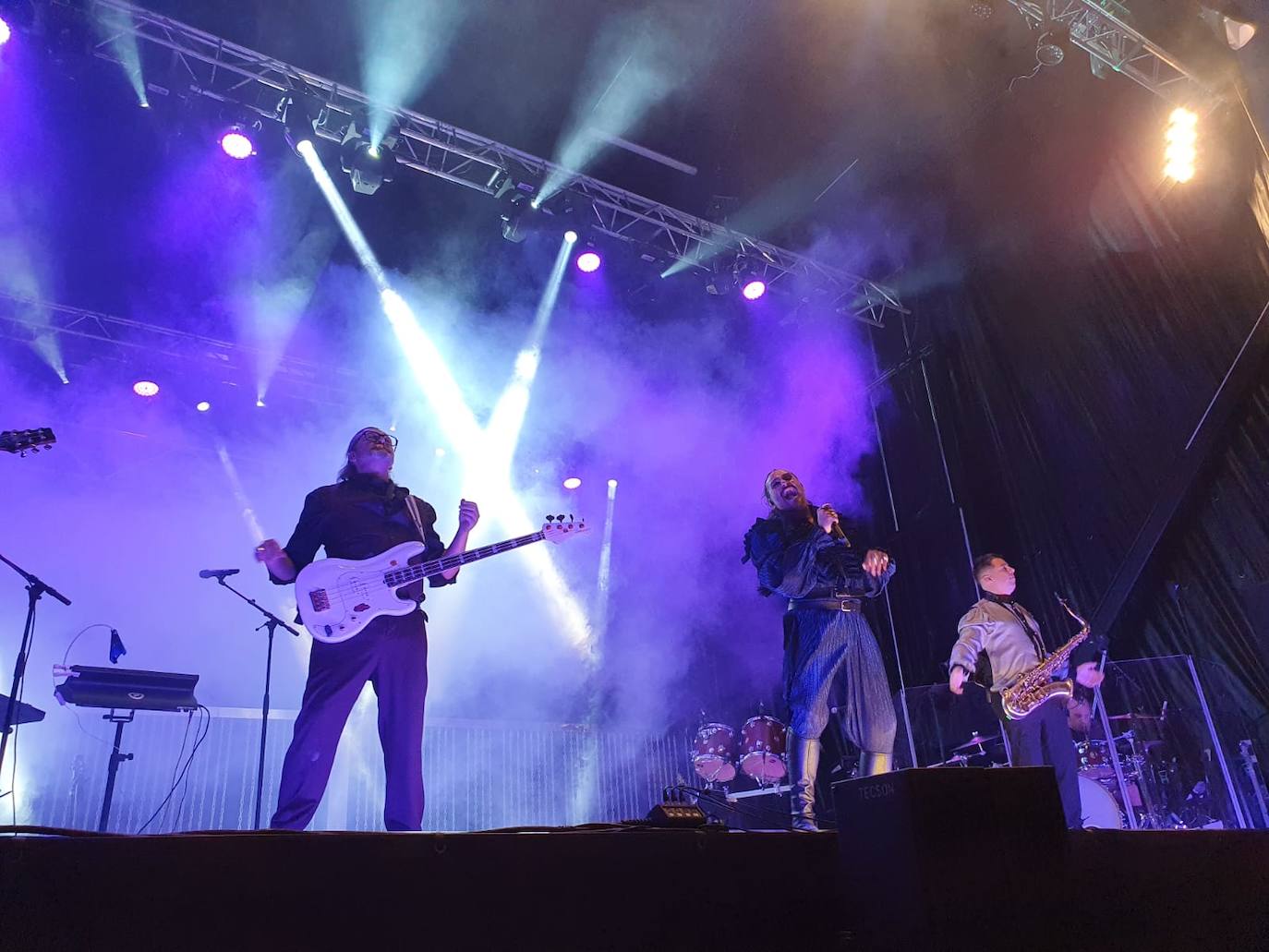 Actuación de 'Mastodonte' en la Plaza Mayor de León. 