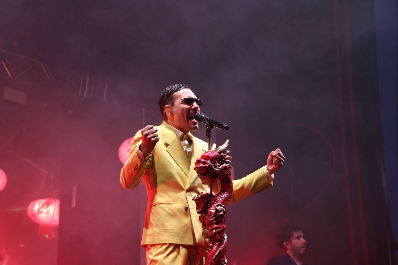 Miss Caffeina sobre el escenario de León. 