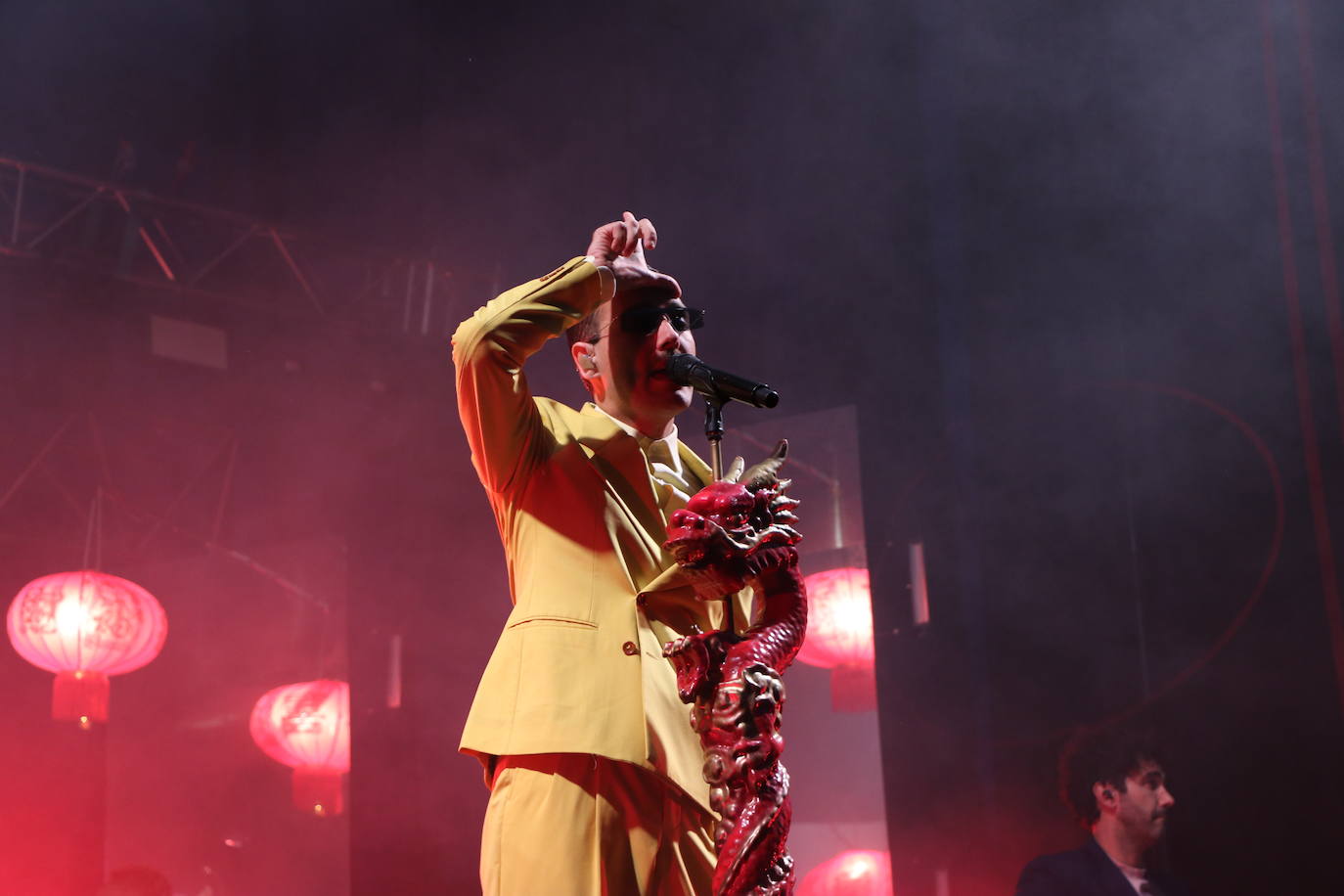 Miss Caffeina sobre el escenario de León. 