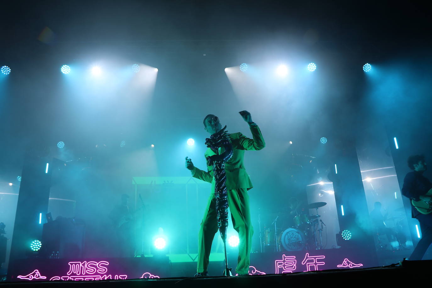 Miss Caffeina sobre el escenario de León. 