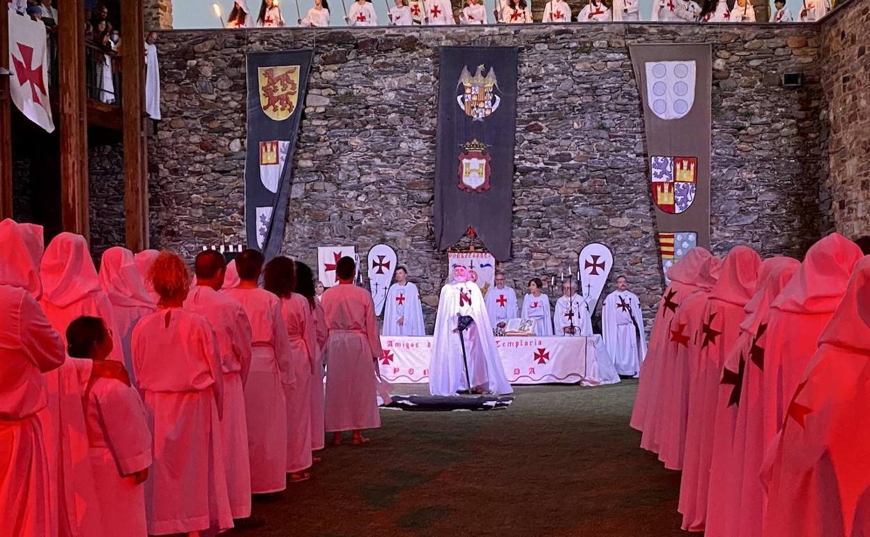 Ordenación de caballeros templarios.