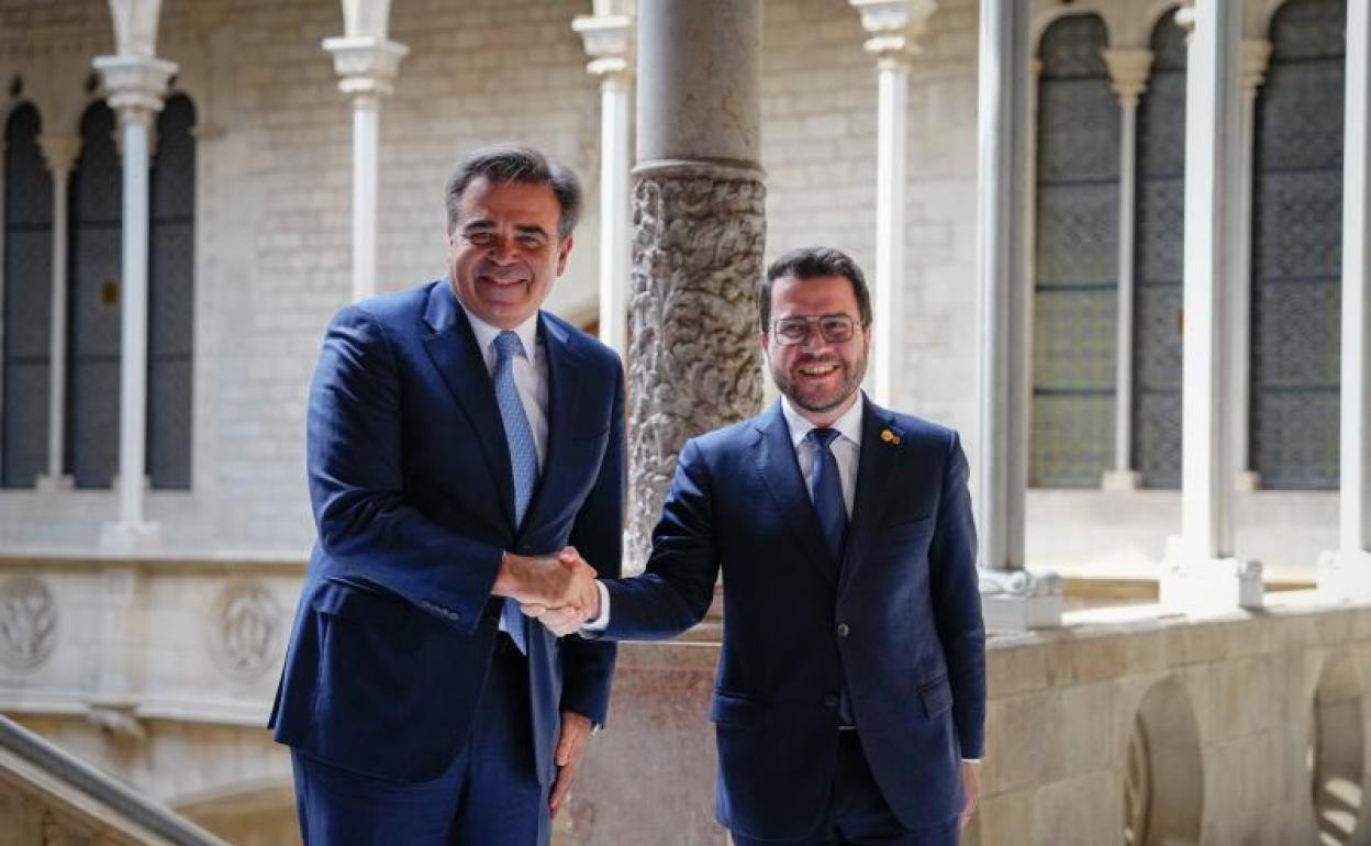 Pere Aragonés durante la reunión mantenida esta mañana con el vicepresidente de la Comisión Europea, Margaritis Schinas.