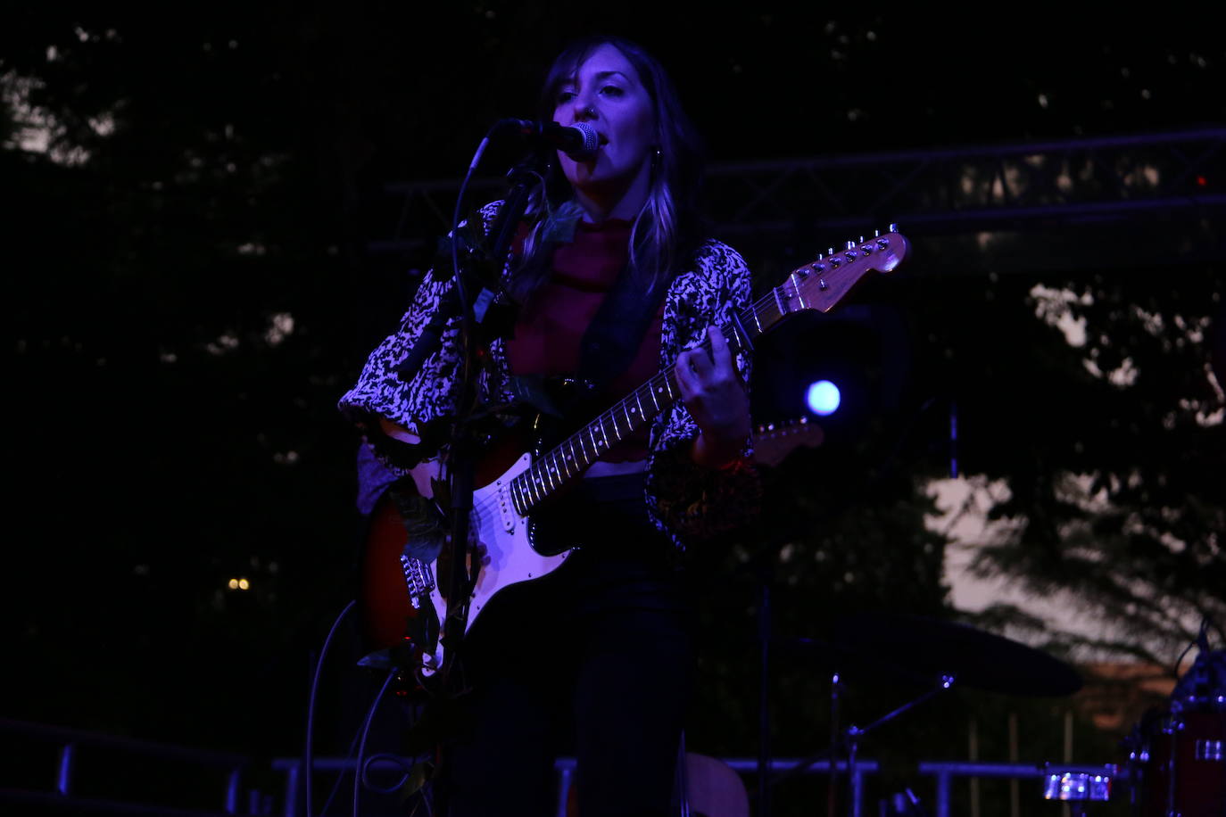 La leonesa Nadia Álvarez durante el concierto del Come y Calle enmarcado dentro de las fiestas de San Juan y San Pedro de León