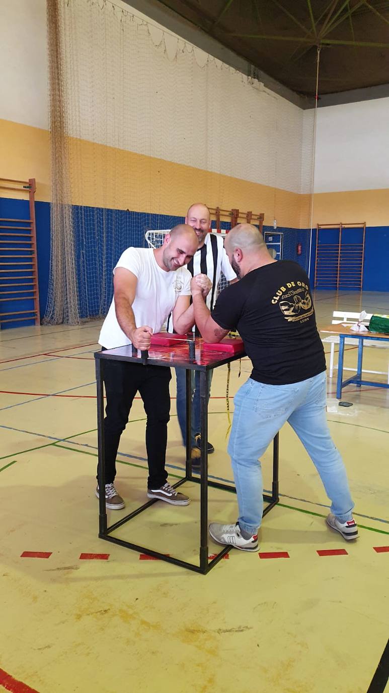 Fotos: Competición de pulsos en León