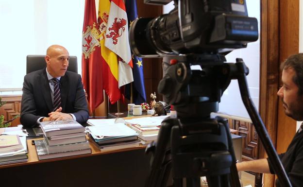 José Antonio Diez, alcalde de León, durante una entrevista en leonoticias.