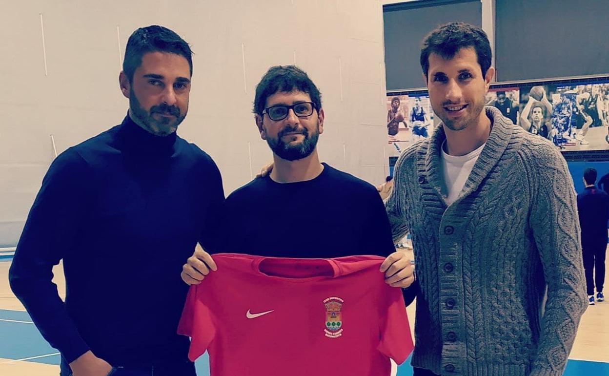 Foto de familia en la renovación del CB Carrizo, David García. 
