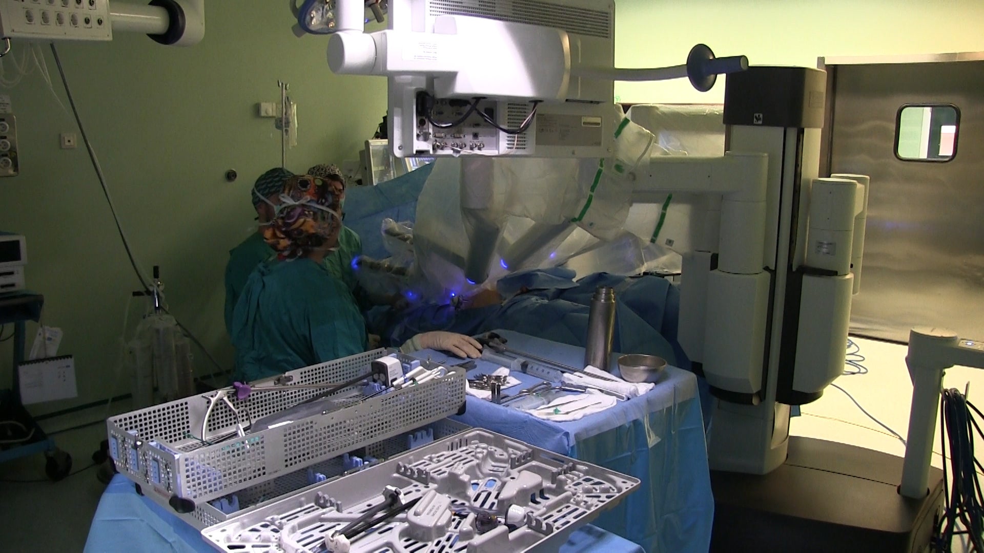 El robot Da Vinci del Hospital de León realiza 350 operaciones desde 2018
