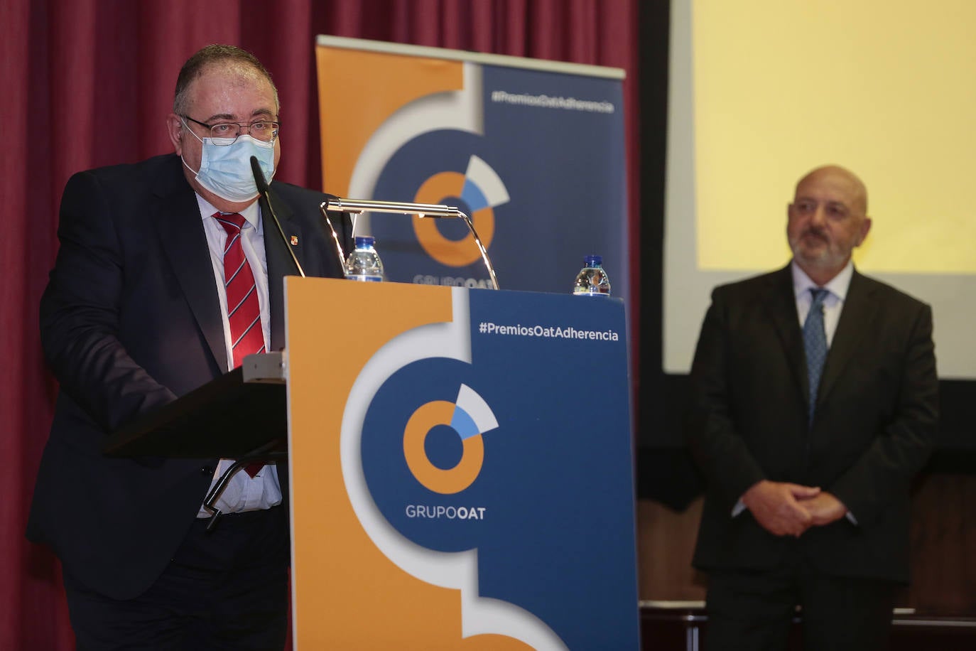 Alejandro Vázquez inaugura la V edición de la entrega de los premios 'OAT Adherencia' en León