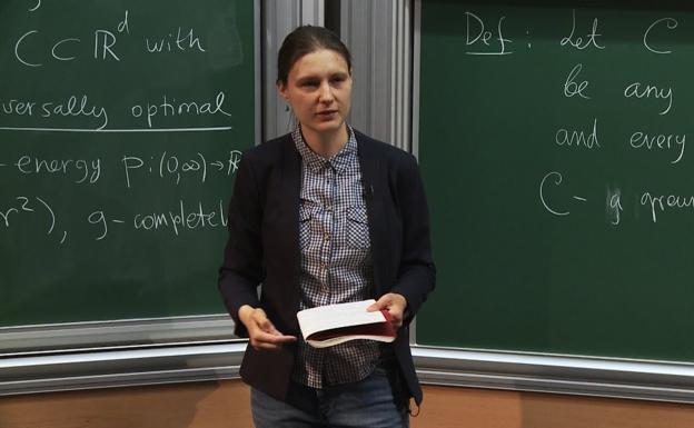 Maryna Viazovska en una imagen del canal de YouTube del Institut des Hautes Études Scientifiques.