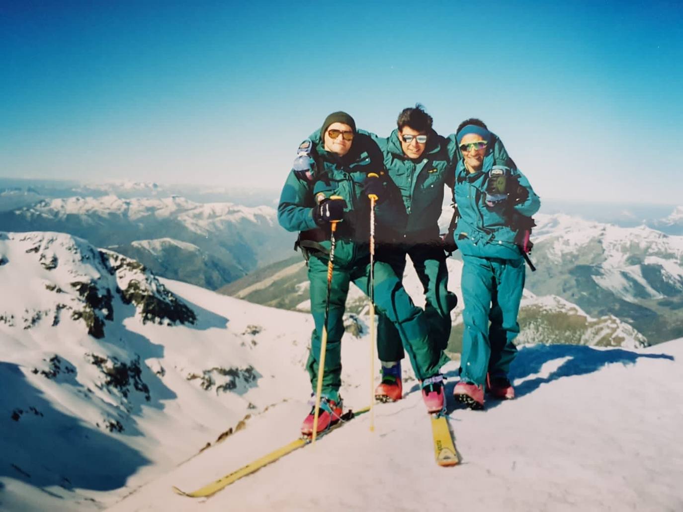 Fotos: Los GREIM Isidoro Álvarez, «Bumer» y Ovidio Abad expertos con más de 30 años en el rescate de montaña