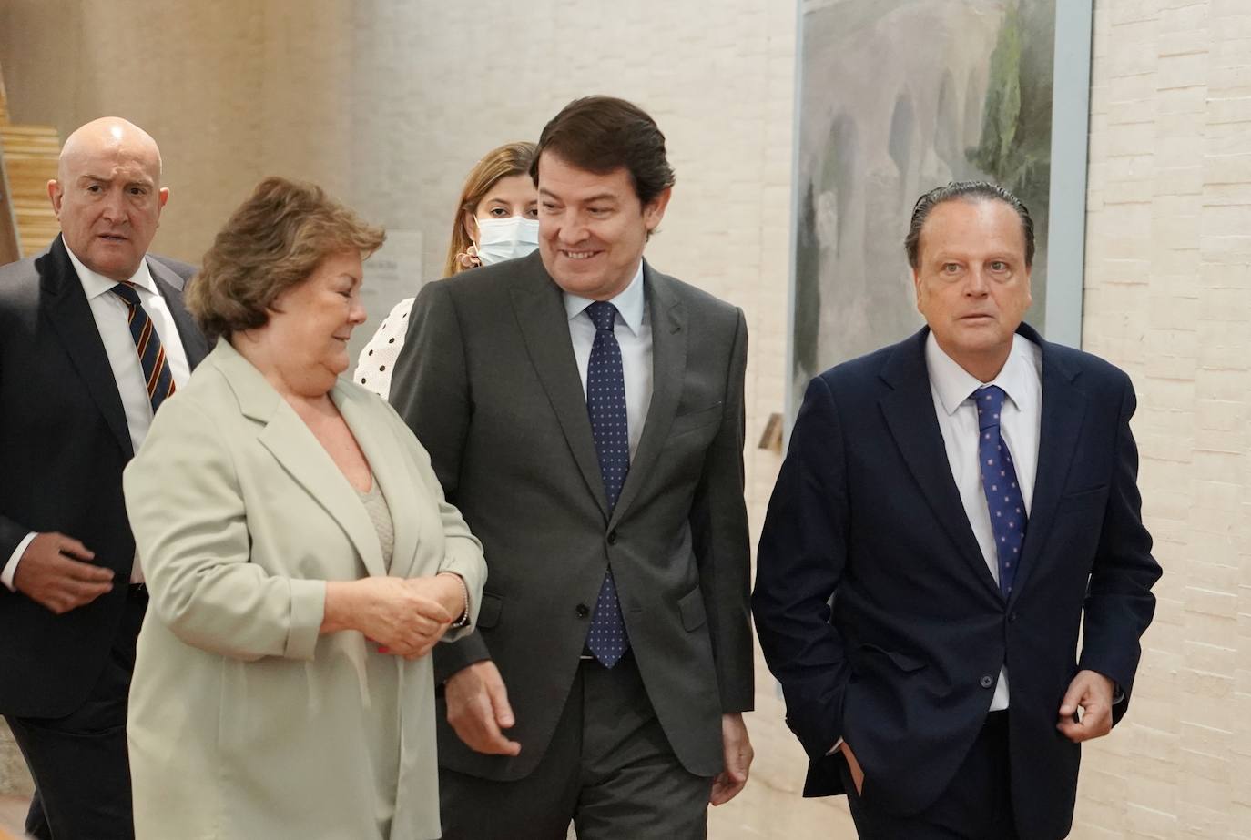 El presidente de ja Junta, Alfonso Fernández Mañueco, el presidente del Consejo de Cuentas, Mario Amilivia, y la presidenta del Tribunal de Cuentas, Enriqueta Chicano Jávega, participan en el XX Aniversario del Consejo de Cuentas de Castilla y León. 