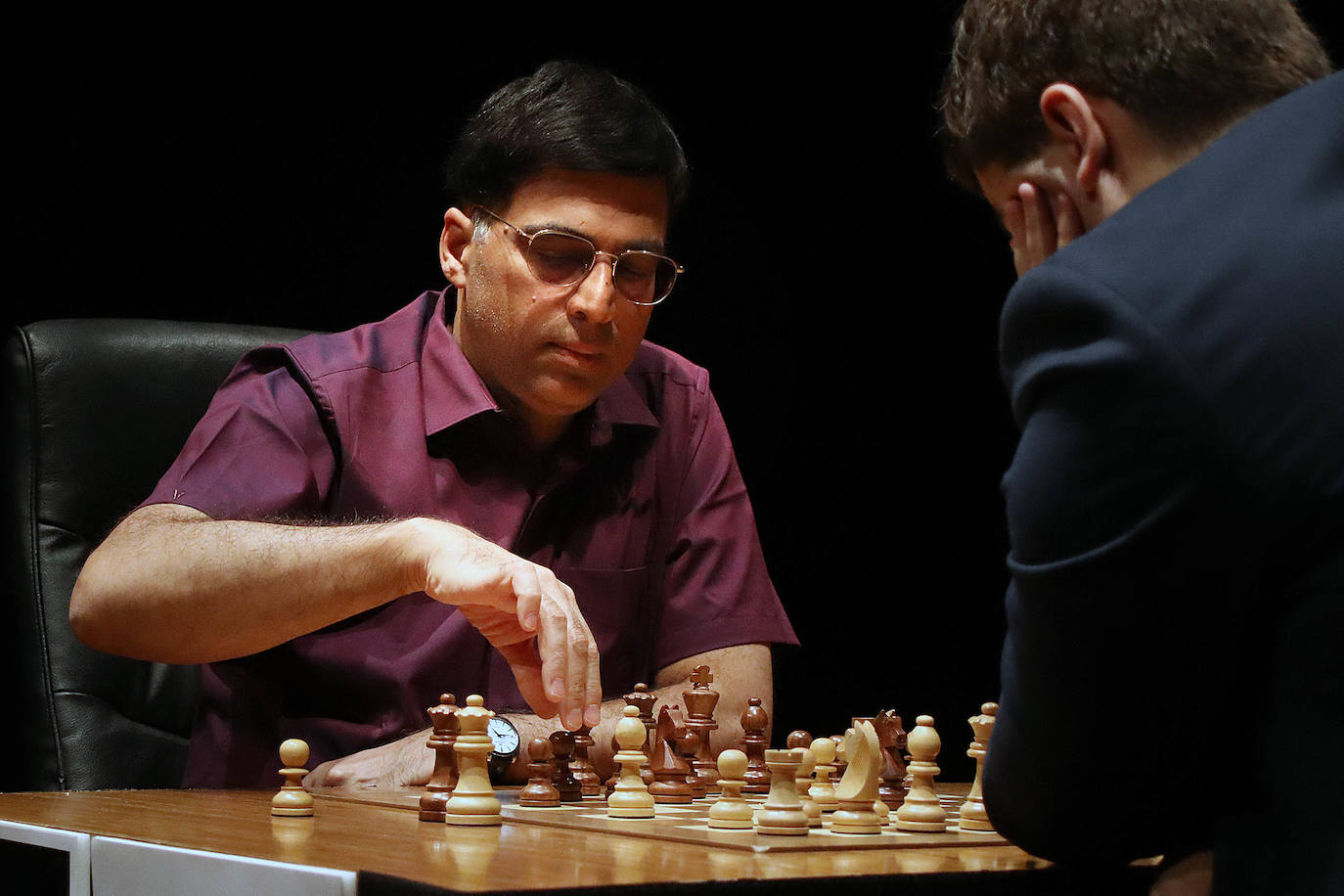 El nueve veces campeón Vishy Anand se mide al leonés Jaime Santos en la primera semifinal del Magistral