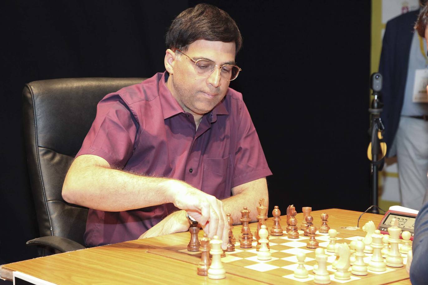 El nueve veces campeón Vishy Anand se mide al leonés Jaime Santos en la primera semifinal del Magistral