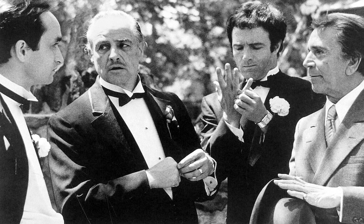 Los actores John Cazale, Marlon Brando, James Caan y Richard Conte, en una escena de 'El Padrino'. 