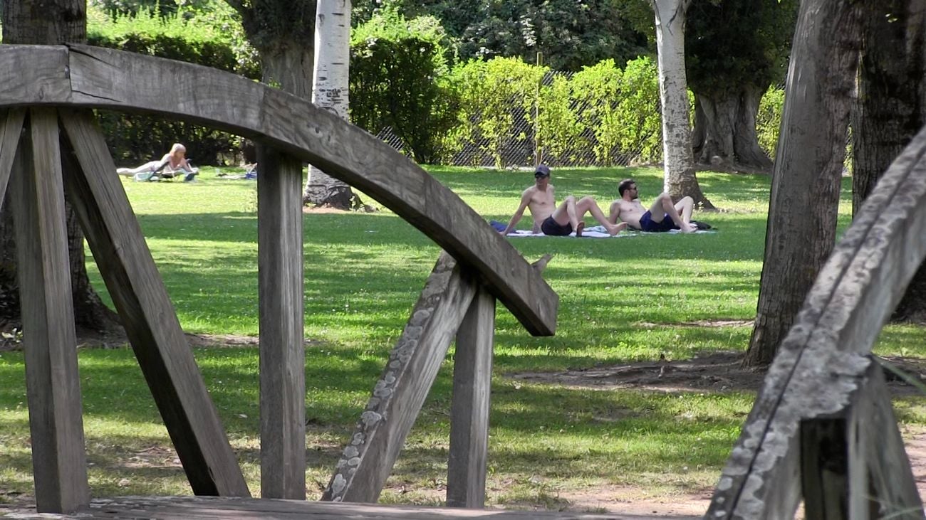 La Candamia, un espacio natural de uso abierto al público que ofrece 470.000 metros cuadrados de superficie, se convierte en una refrescante isla en las jornadas de calor más intenso en este mes de julio. 