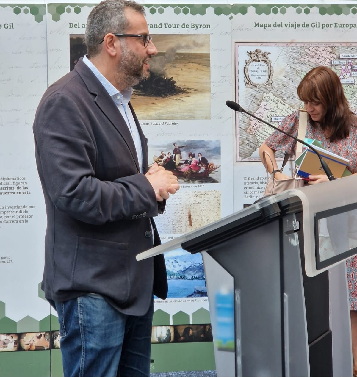 'El Señor de Bembibre Global', de Enrique Gil, llega a Bruselas tras visitar Madrid, León, Astorga, Villafranca, Ponferrada, Fráncfort, Berlín y Kiel | Ibán García del Blanco, la Directora General del Libro y los alcaldes de Ponferrada y Villafranca inauguran la exposición.