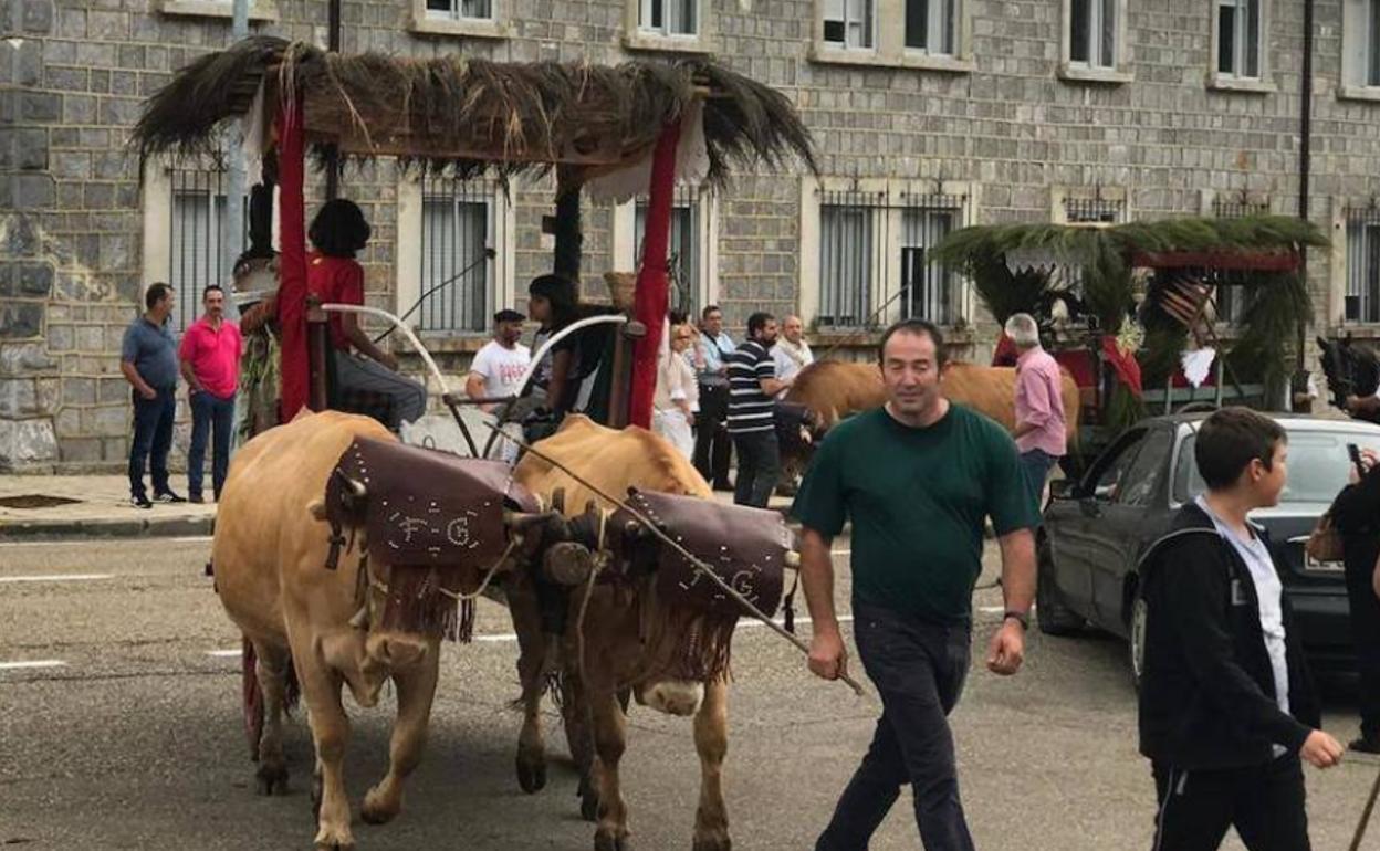 Exposición de ganado en Puebla de Lillo.