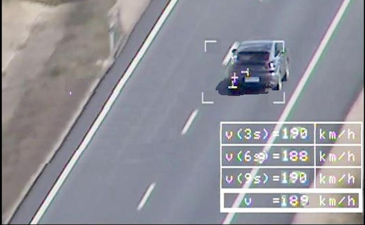 Imagen captada por Pegasus del vehículo circulando a 189 kilómetros por hora. 