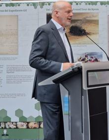 Imagen secundaria 2 - La obra de Enrique Gil conquista el Parlamento Europeo.