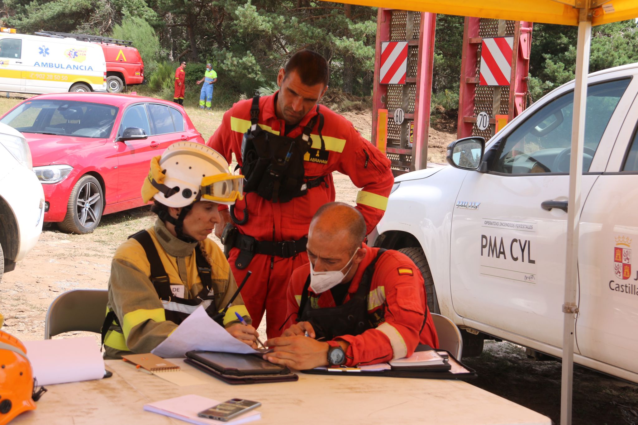 Fotos: Incendio forestal en Montes