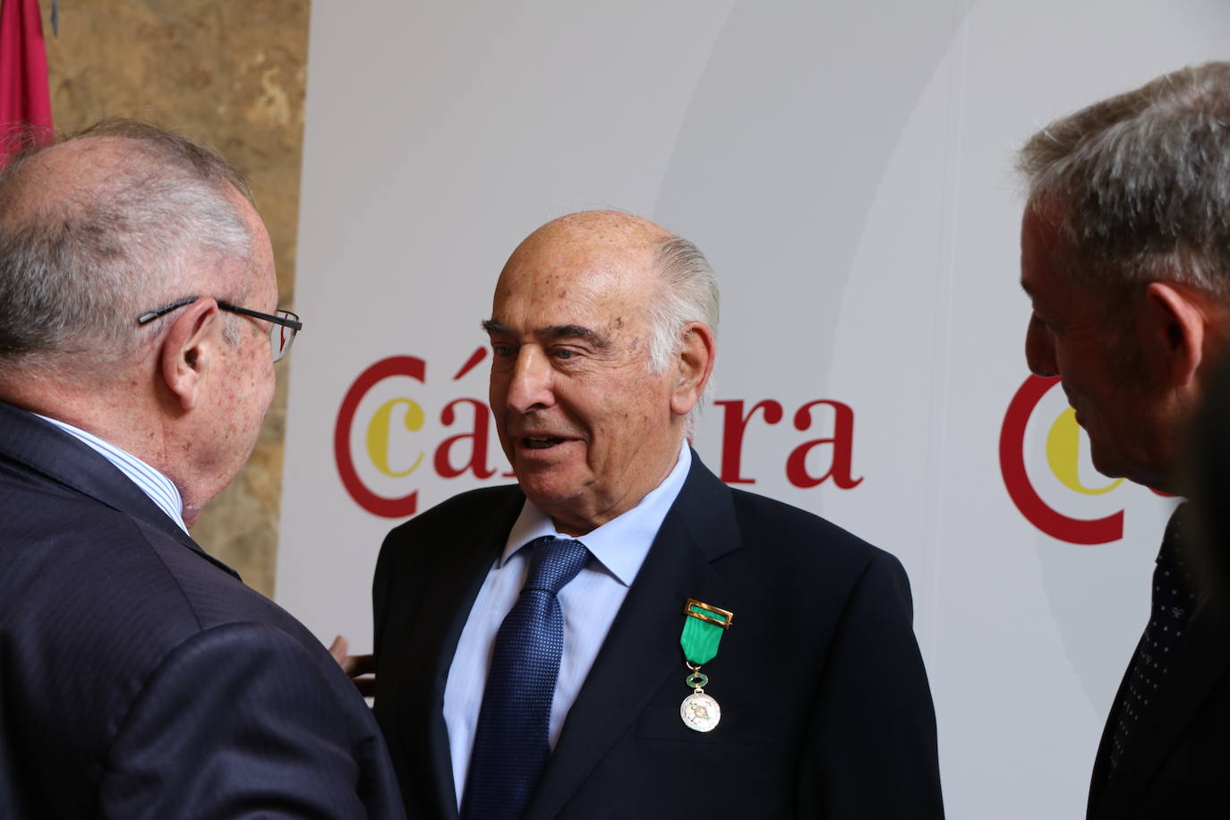 Fotos: Medalla de oro de la Cámara de Comercio a Manuel Lamelas