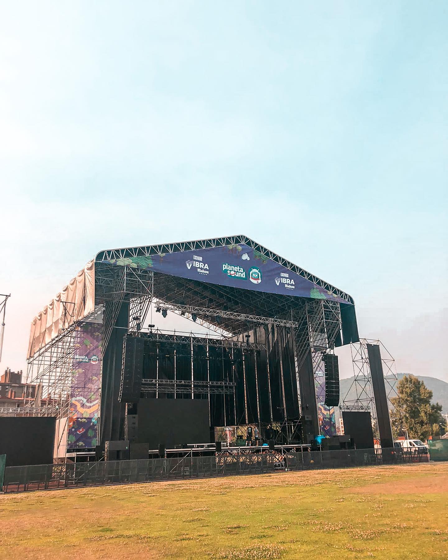 Más de 20 grupos de música, entre los que destacan Lori Meyers, La M.O.D.A, Dorian y Sidonie, han pasado por los tres escenarios ubicados en el Estadio Colomán Trabado, la Plaza del Ayuntamiento y el Boulevard de La Rosaleda.