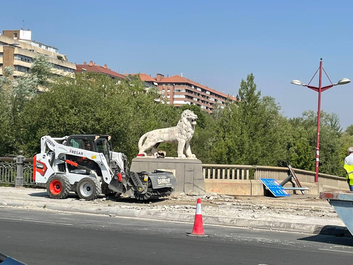 Fotos: El Puente de los leones en obras 