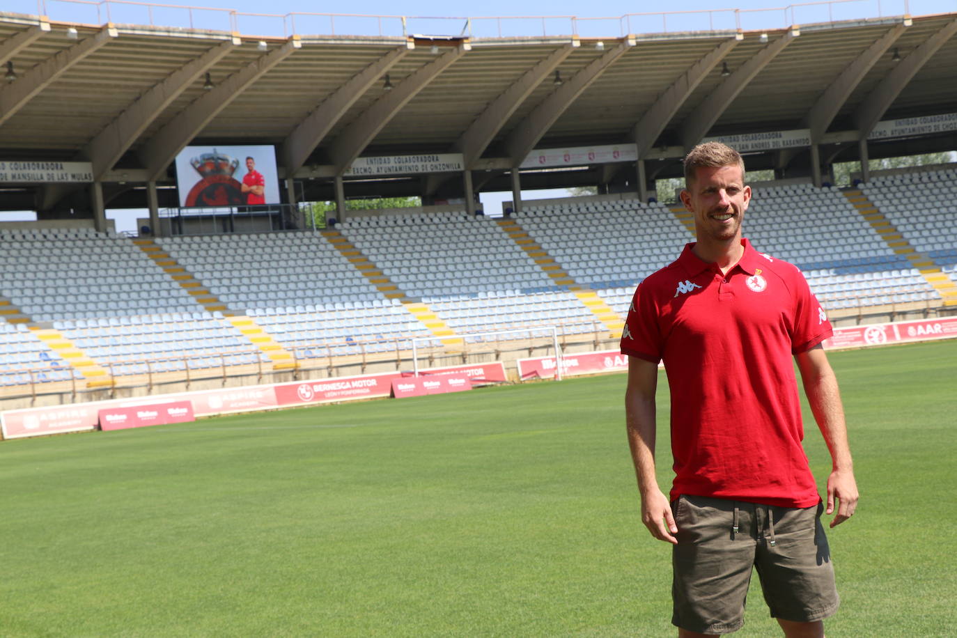 Presentación de Tarsi Aguado, como nuevo jugador de la Cultural Leonesa. 