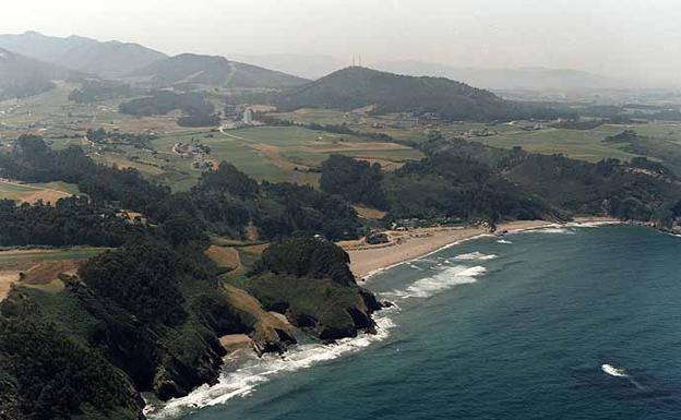 Playa de Otur, en el concejo de Valdés, Asturias.