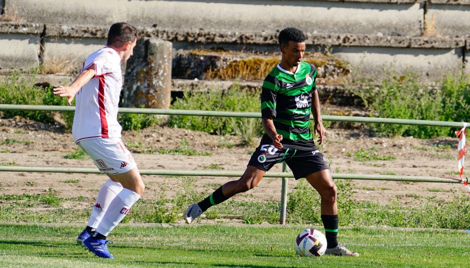 Los leoneses se han medido en Guardo al Racing en el primer partido de pretemporada de la Cultural y que ha supuesto el estreno de Eduardo Docampo al frente del conjunto blanco