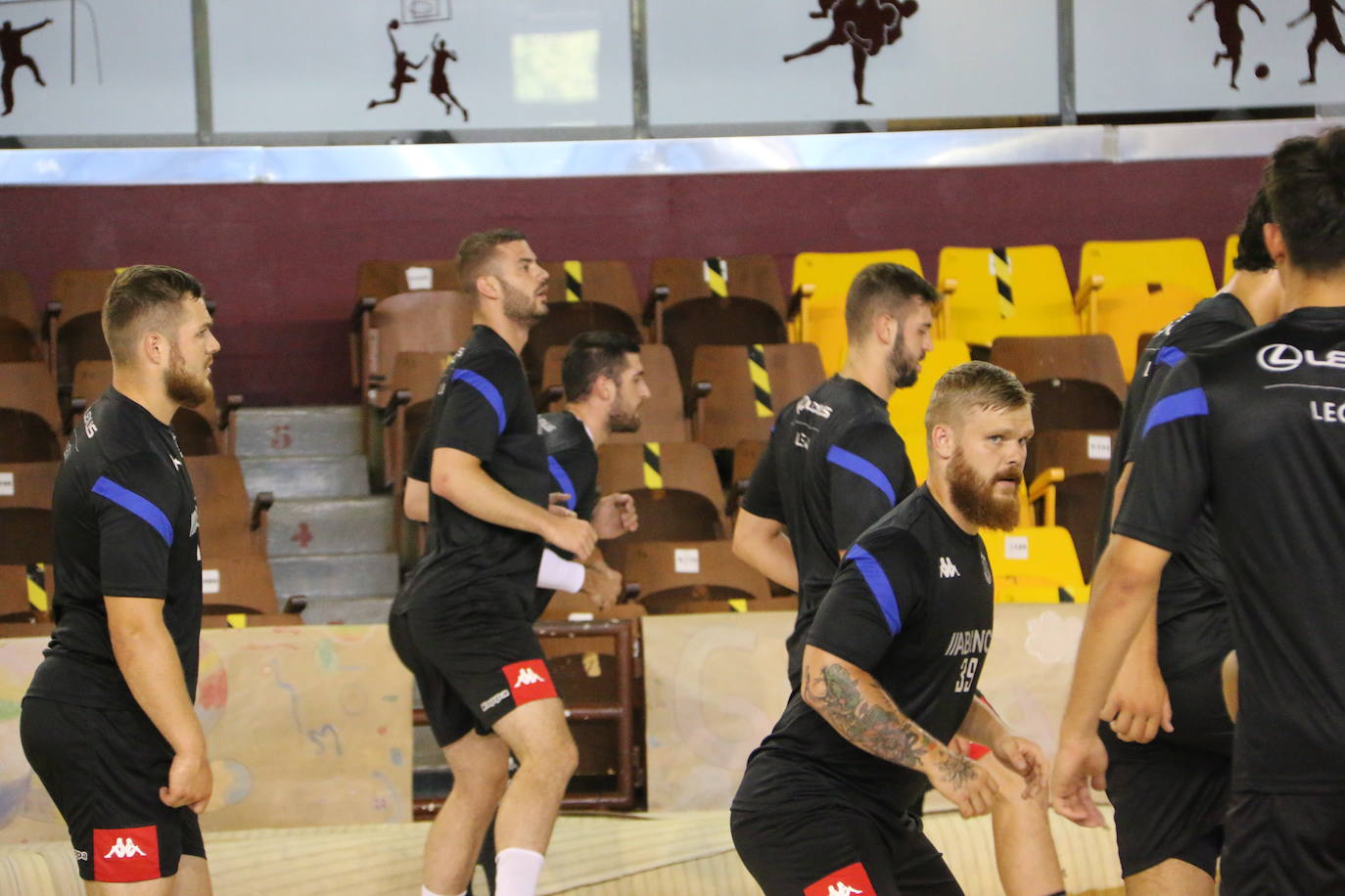 Galería. Primer entrenamiento de la temporada del Abanca Ademar