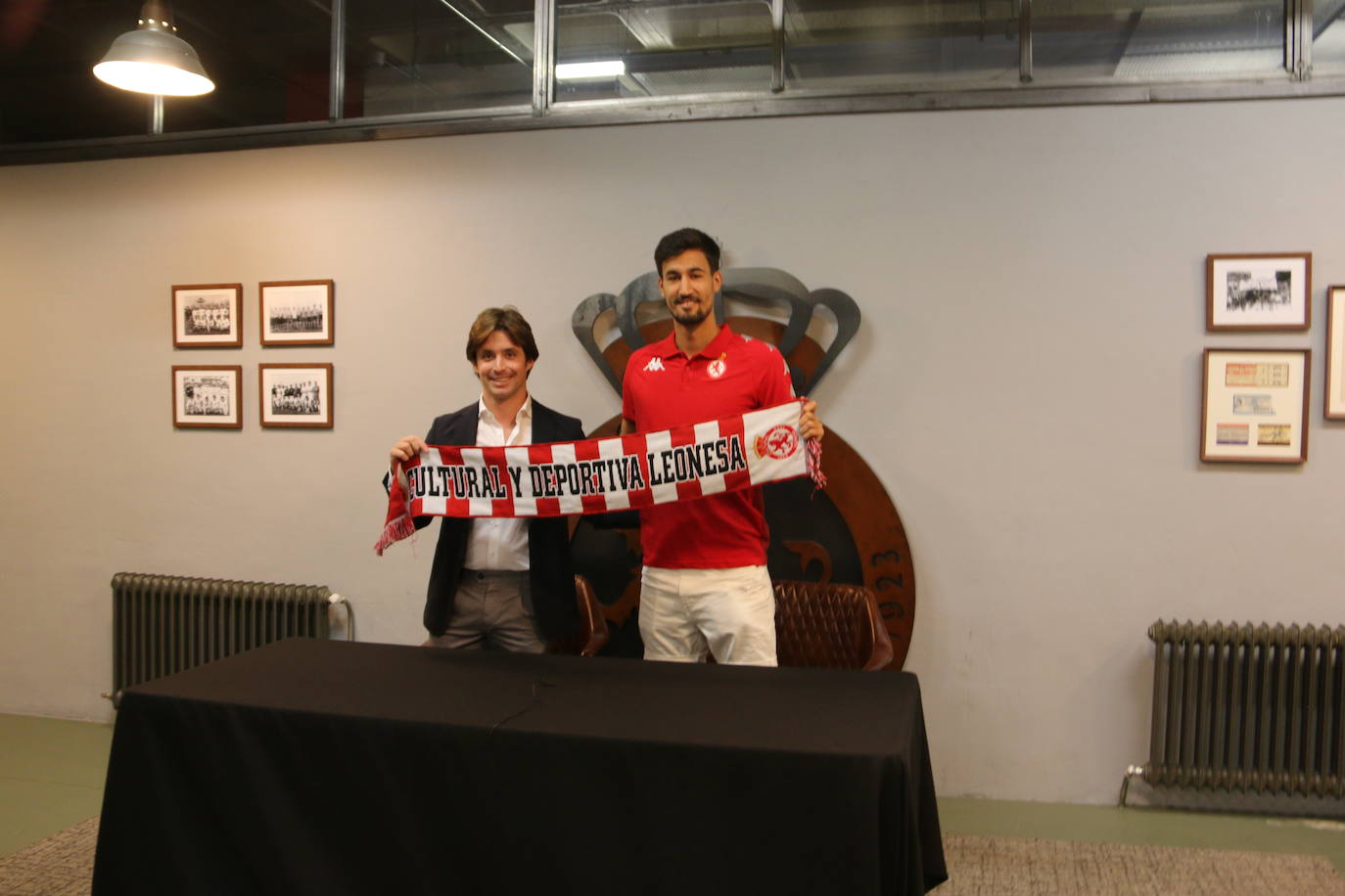 Pablo Trigueros en su presentación con la Cultural y Deportiva Leonesa. 