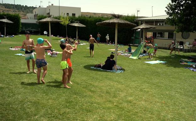 Piscinas de Carbajal de la Legua situadas en el alfoz de León.