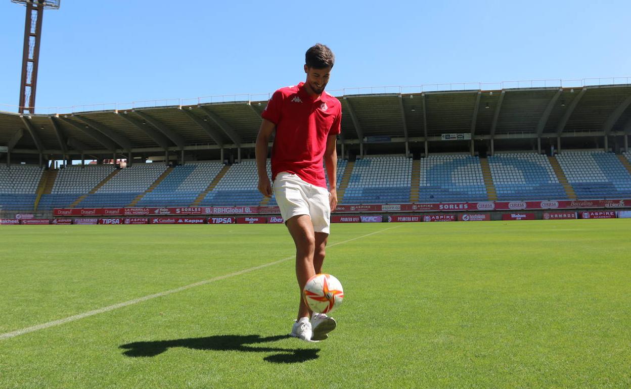 Pablo Trigueros en su presentación con la Cultural y Deportiva Leonesa. 