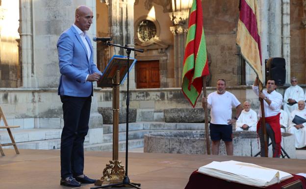 Imagen. El alcalde de León, José Antonio Diez, en el acto de Lectura de los Fueros de León. 