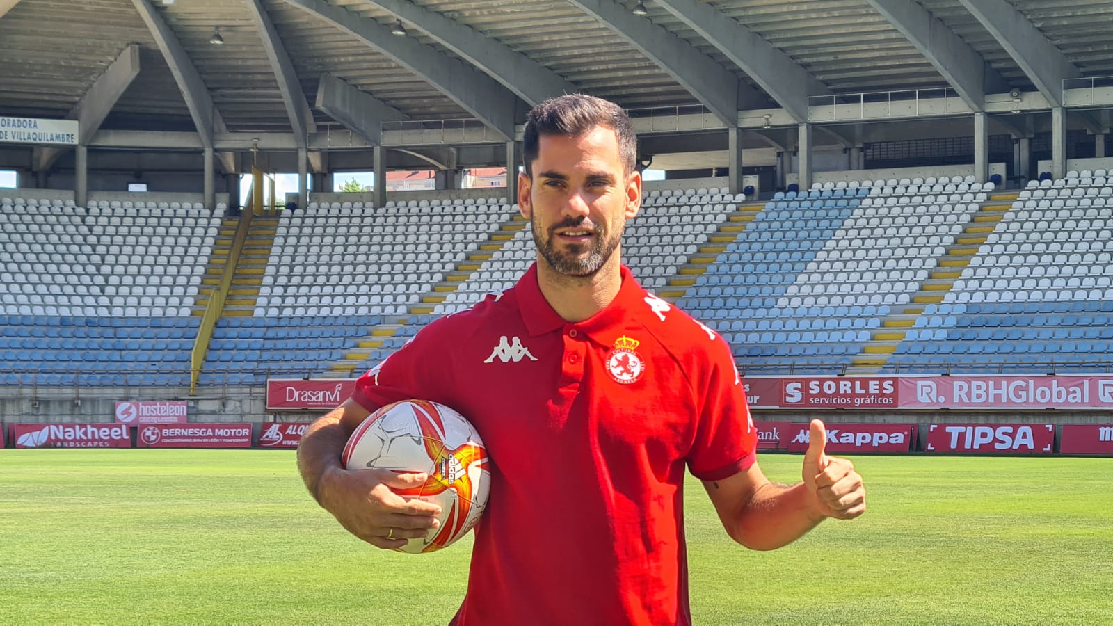 Fotos: Presentación de Saúl González en el Reino de León